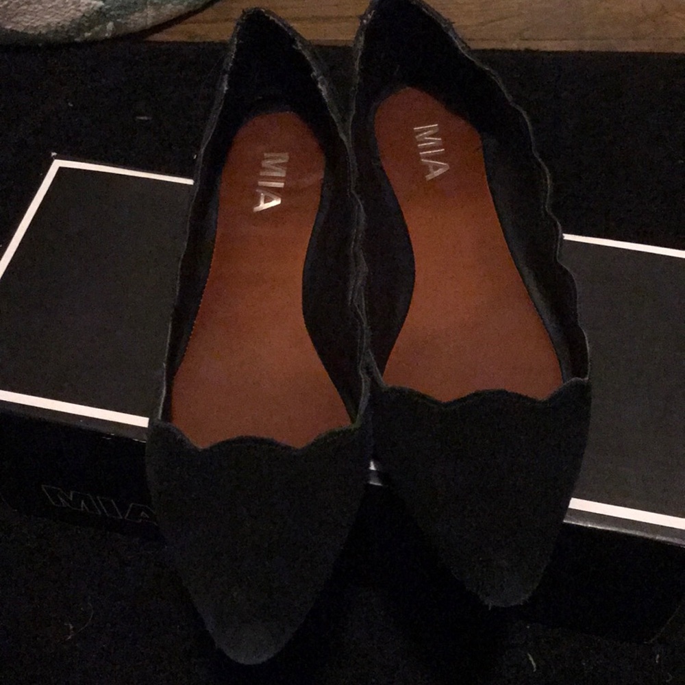 Black Mia flats